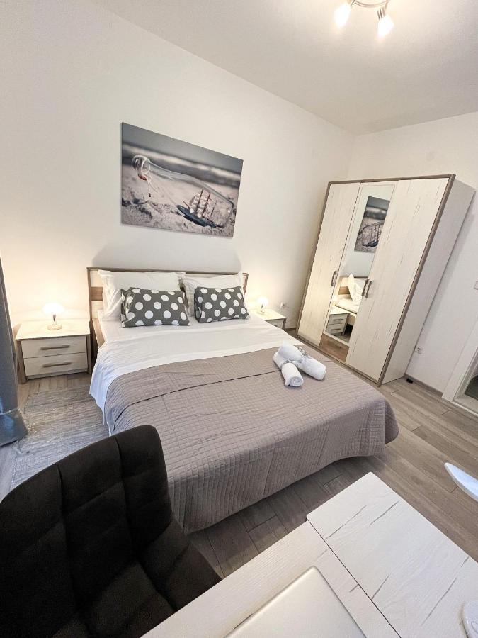Apartments T&T Trogir Exteriör bild