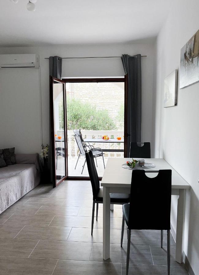 Apartments T&T Trogir Exteriör bild